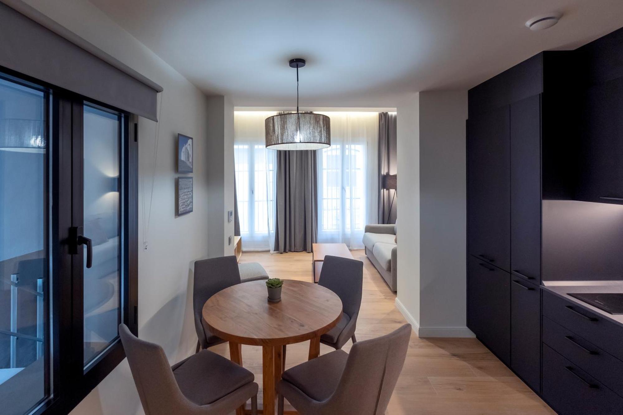Villar Suites By Cadiz4Rentals Luaran gambar