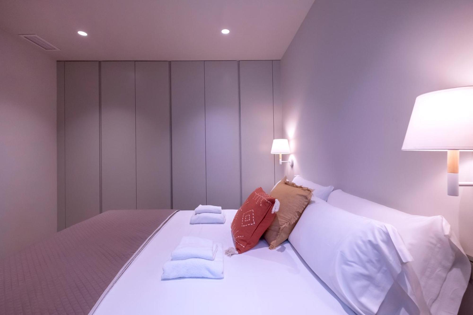 Villar Suites By Cadiz4Rentals Bilik gambar