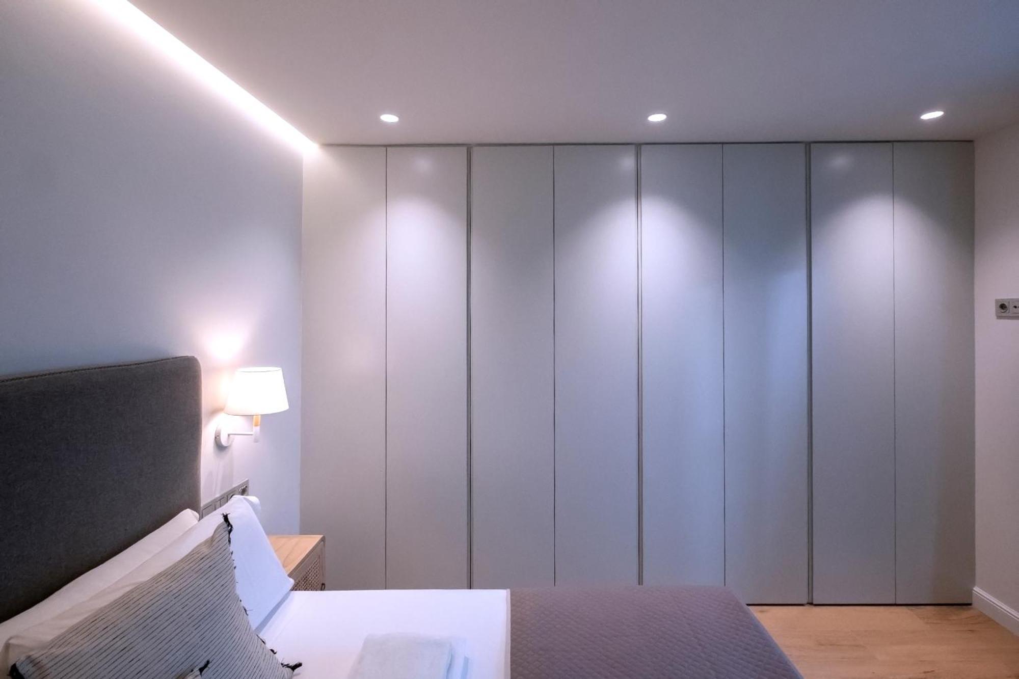 Villar Suites By Cadiz4Rentals Bilik gambar