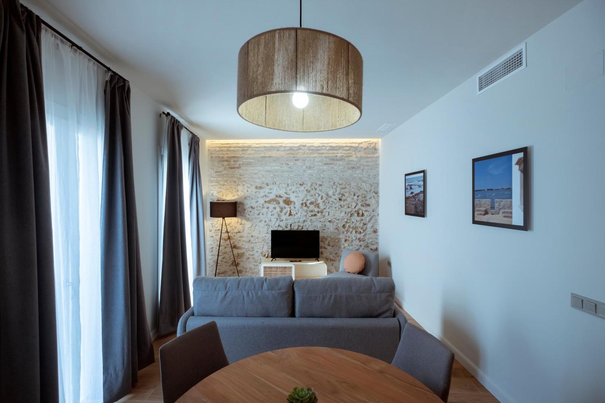 Villar Suites By Cadiz4Rentals Bilik gambar