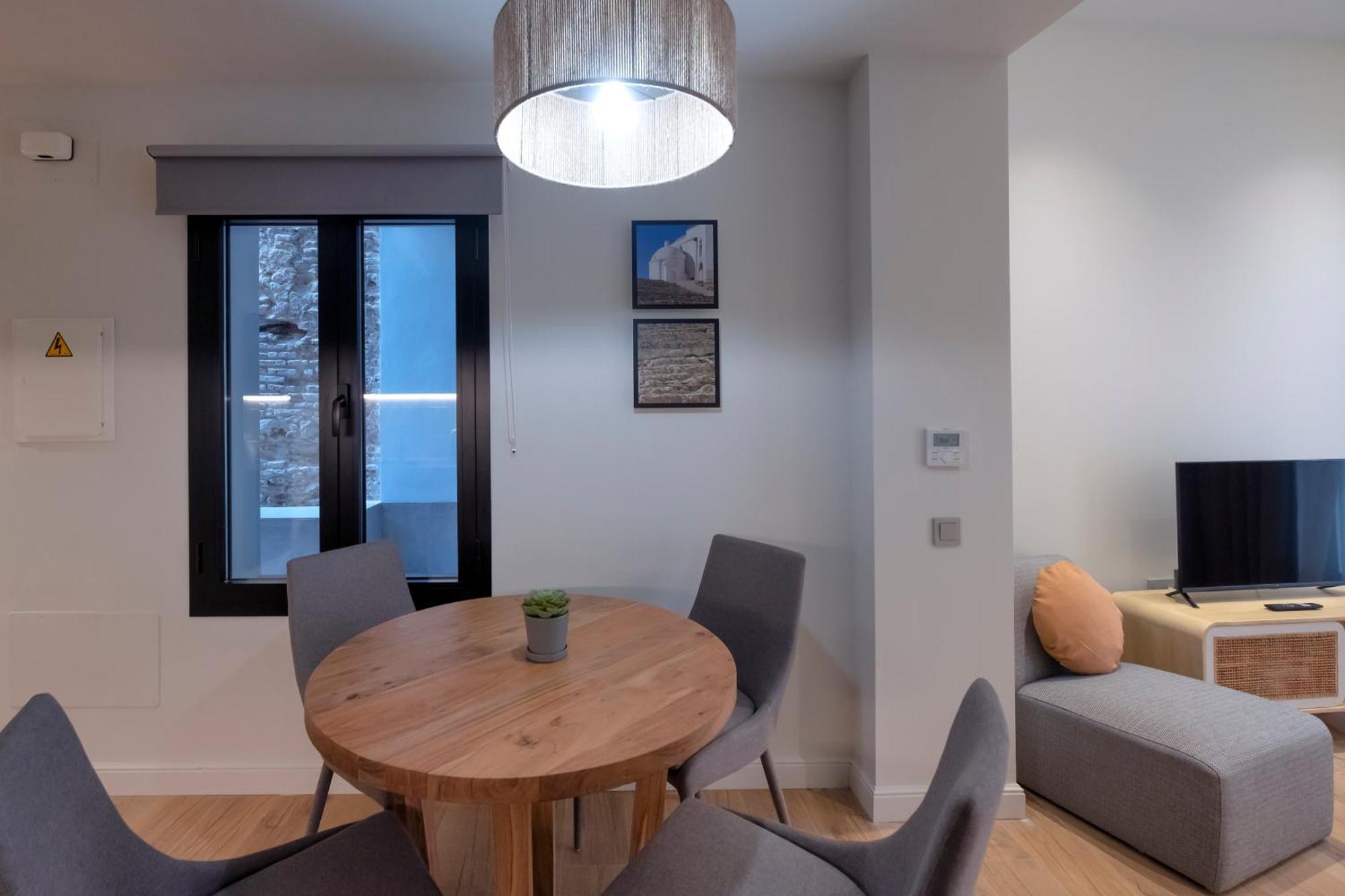 Villar Suites By Cadiz4Rentals Bilik gambar