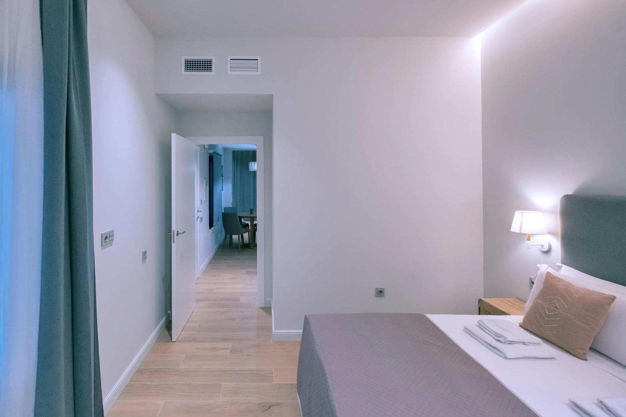 Villar Suites By Cadiz4Rentals Bilik gambar
