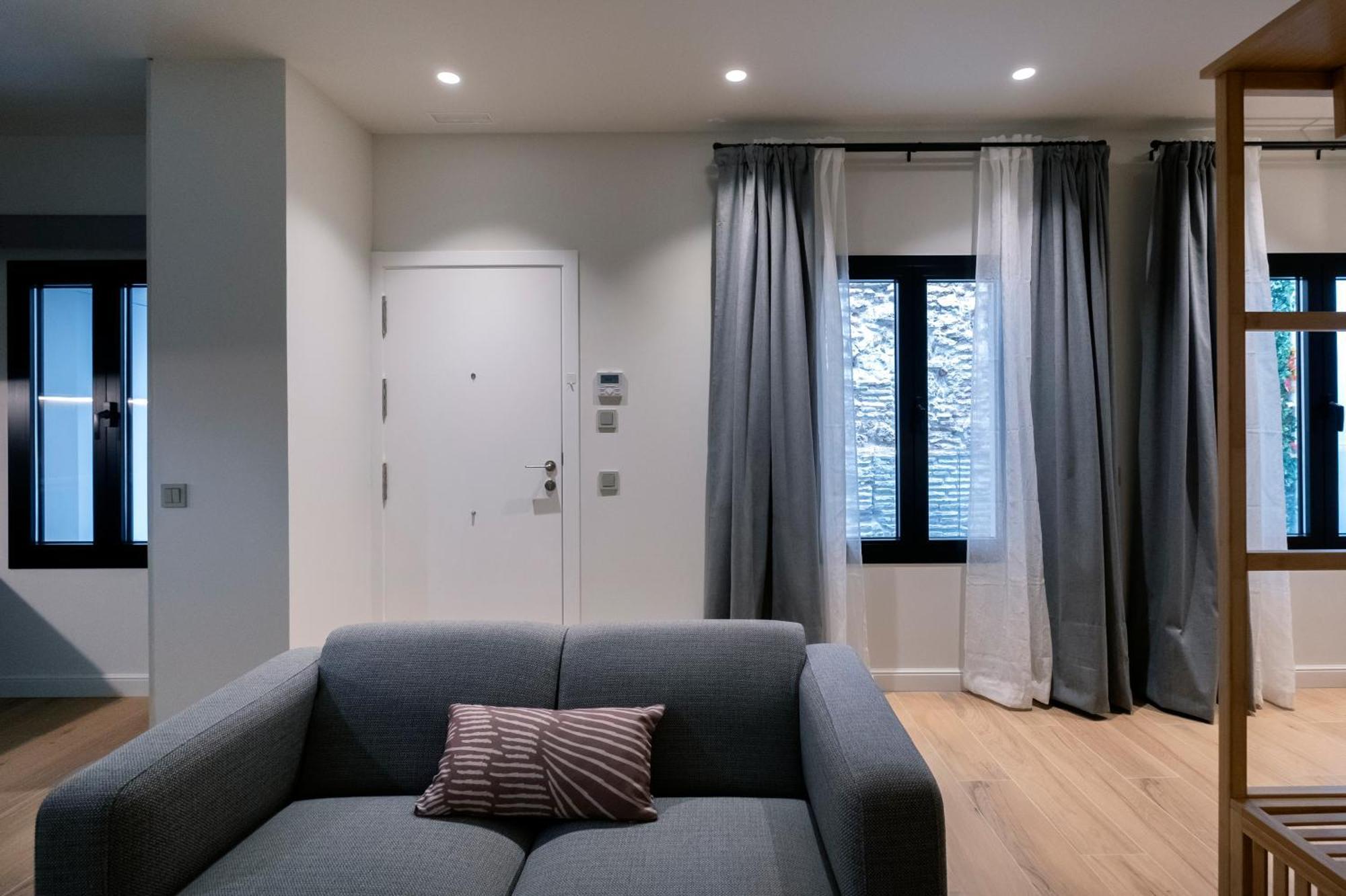 Villar Suites By Cadiz4Rentals Bilik gambar