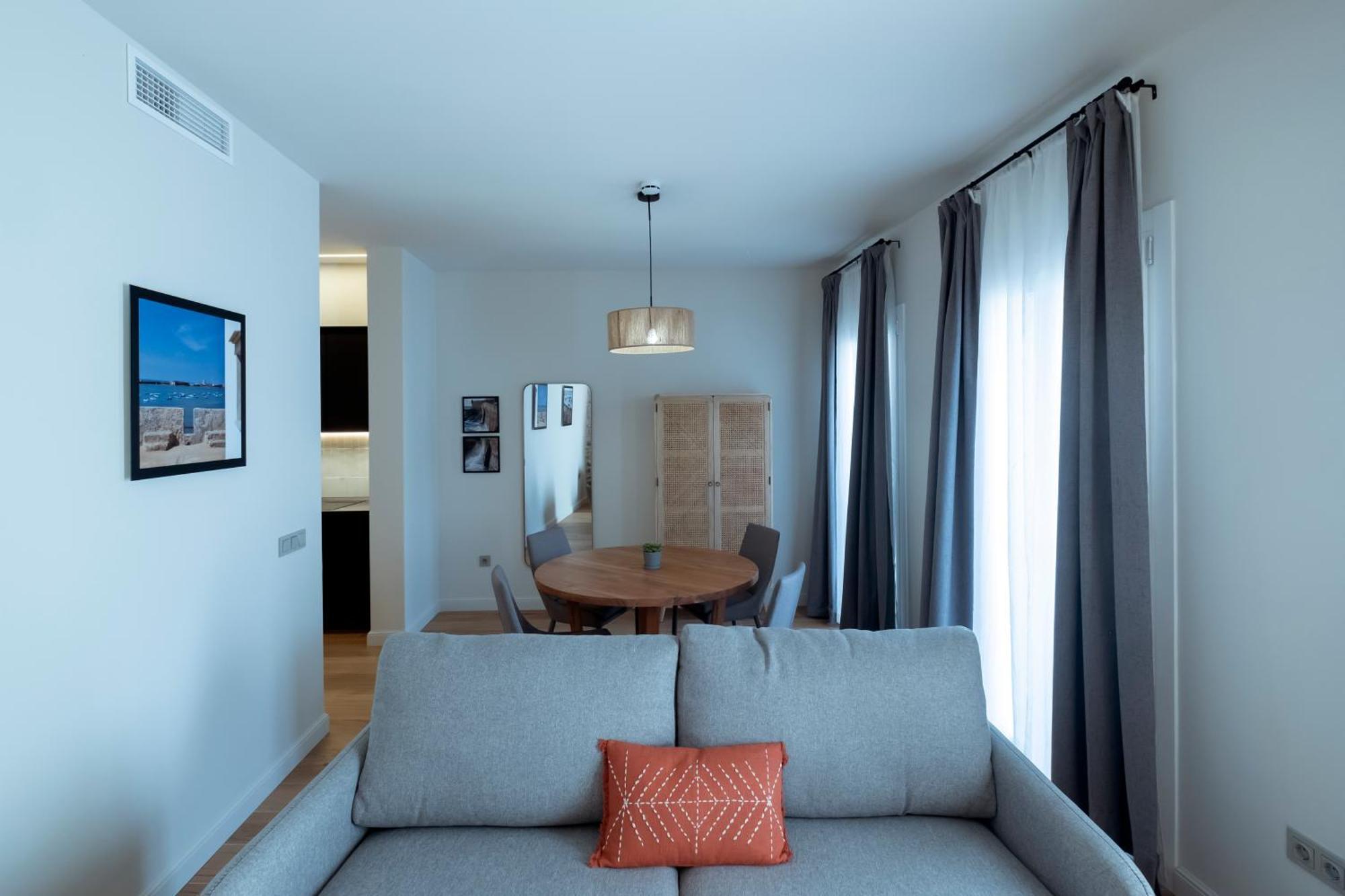 Villar Suites By Cadiz4Rentals Bilik gambar